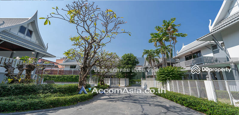 ให้เช่า - Oriental Style House in compoud with pool, กรุงเทพ