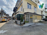 ขาย - อาคารพาณิชย์ หลังมุม 3 ชั้น หลังแฟลตดินเเดง ซอยจตุรทิศ 2 แยก 9 ซอยประชาสันติ ดินแดง, กรุงเทพ