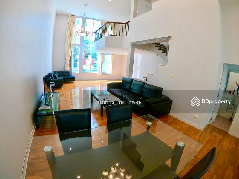 Baan Klang Krung Thonglor (บ้านกลางกรุงทองหล่อ) 