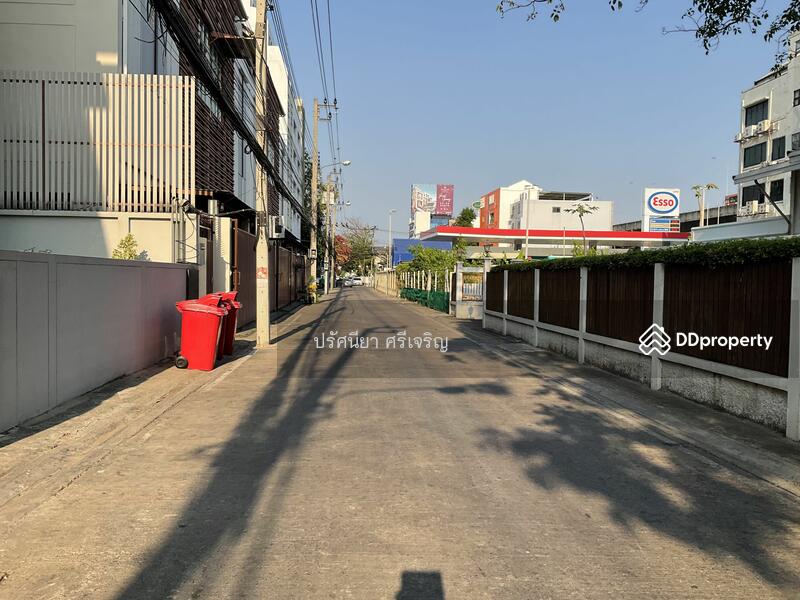 ขาย - ขายที่ดิน167ตร.ว.ทำเลดีใกล้ห้างเดอะไนน์26x25.7ม.ห่างจากถนนพระรามเก้า20เมตร หายาก เหมาะทำสำนักงาน, กรุงเทพ