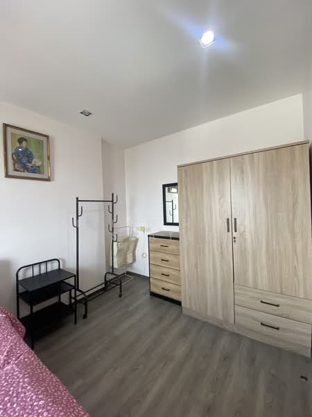 Rich Park @ Triple Station, Bangkok, 591 Srinakarin Road, Suan Luang, Suan Luang, Bangkok, 1 Bedroom, 28 sqm, Condo For Rent, by Living Real Estates, 10890708 - DDproperty.com