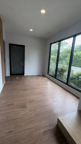 For Rent - Samut Prakan Retail Sukhumvit BTS Bearing BRE19985, Samut Prakan