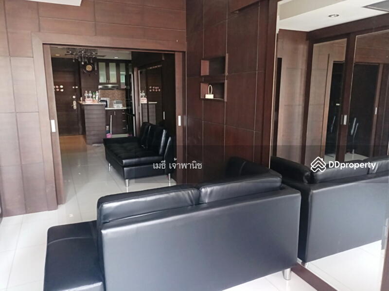 ห้องนั่งเล่น หน้าห้องนอนเล็ก - Living Room in front of the small bedroom