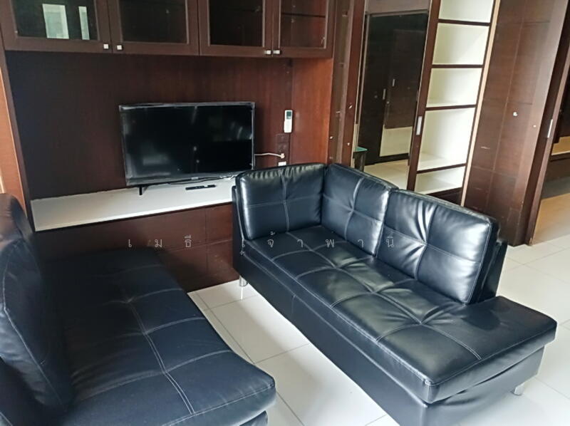 ห้องนั่งเล่น หน้าห้องนอนเล็ก - Living Room in front of the small bedroom