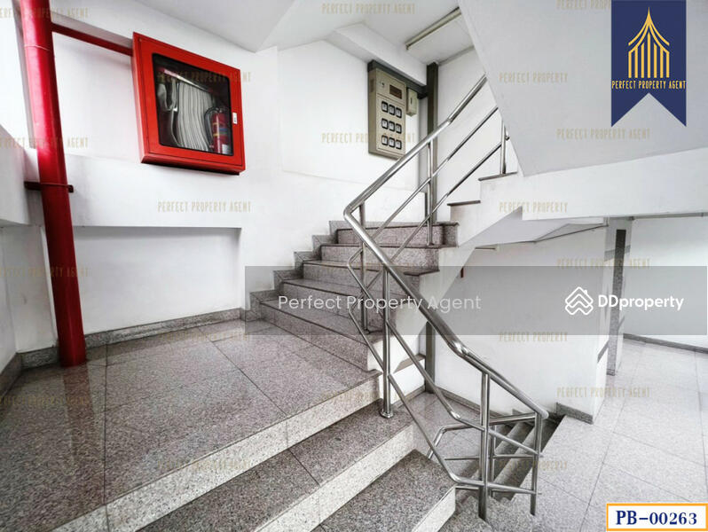 อพาร์ทเม้นท์ ลาดพร้าว 80 ราคาถูก 108 ห้อง มีที่จอดรถ เหมาะแก่นักลงทุน วังทองหลาง, Bangkok, - -, Wang Thonglang, Wang Thonglang, Bangkok, 10+ Bedrooms, 52 sqm, Apartment For Sale, by ปภัชญา ธนัตถ์ภรณ์, 10920257 - DDproperty.com