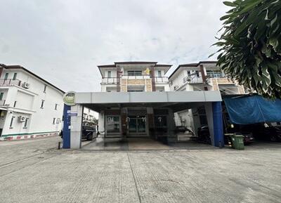 ขาย - ที่ดินพร้อมสิ่งปลูกสร้าง 88/2 โครงการบ้านฟูลเฮ้าส์ เขตภาษีเจริญ, กรุงเทพ