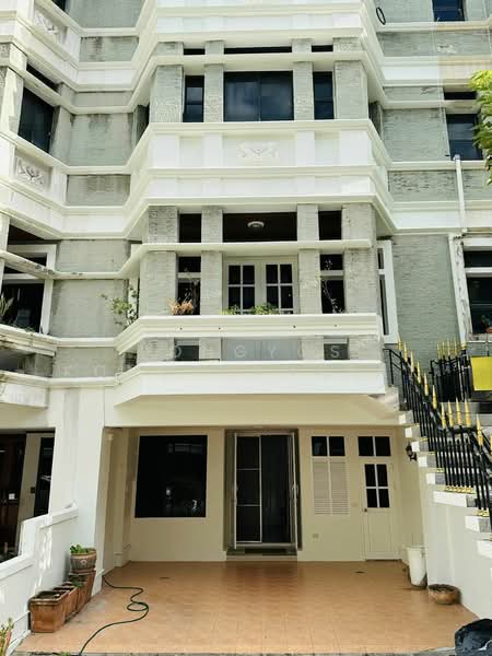 Moo Baan Chicha Castle, Bangkok, Sukhumvit 31, Khlongtoei Nua, Watthana, Bangkok, 4 Bedrooms, 400 sqm, Townhouse For Rent, by Thai Real Estate Broker Association (TREBA), 10930380 - DDproperty.com