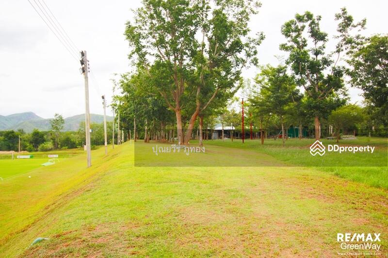 ขาย สนามฟุตบอล มาตรฐาน ขนาด 11 คน  เพชรบุรี แก่งกระจาน มีอาคารพัก เกือบ 22 ไร่ ขายเท่าราคาประเมิน