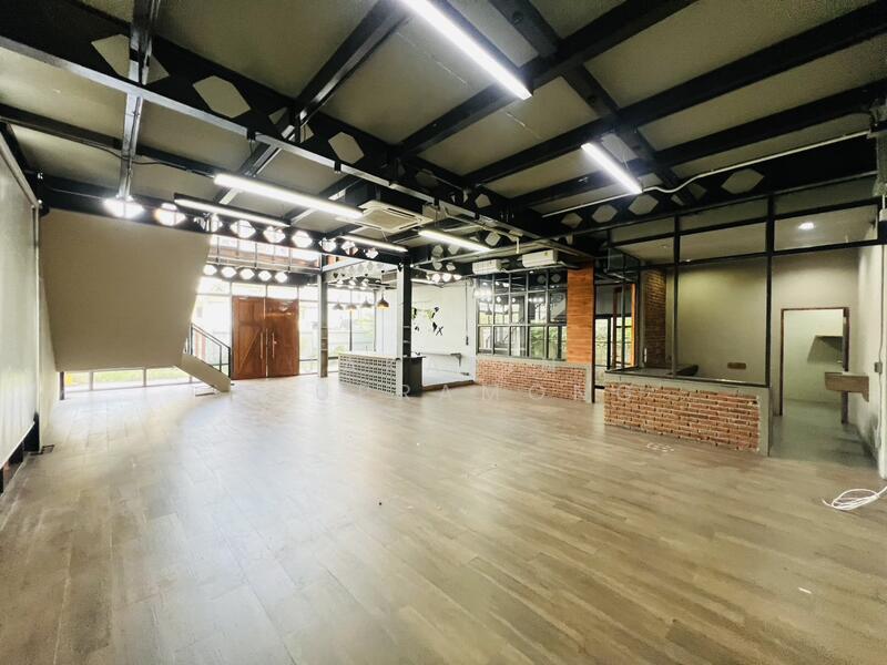 For Rent - ให้เช่าออฟฟิศ 3ชั้น ติวานนท์ อ.เมือง นนทบุรี ใกล้MRTกระทรวงสาธารณะสุข, Nonthaburi