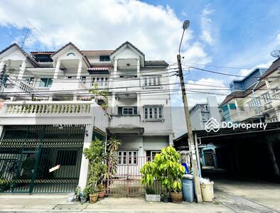 ขาย - ขาย ทาวน์เฮ้าส์ หมู่บ้าน ศรีไทยวิลล่า พระราม 3 3.5 ชั้น เนื้อที่ 25 ตร.วา 4 นอน/ 4 น้ำ หลังมุม, กรุงเทพ