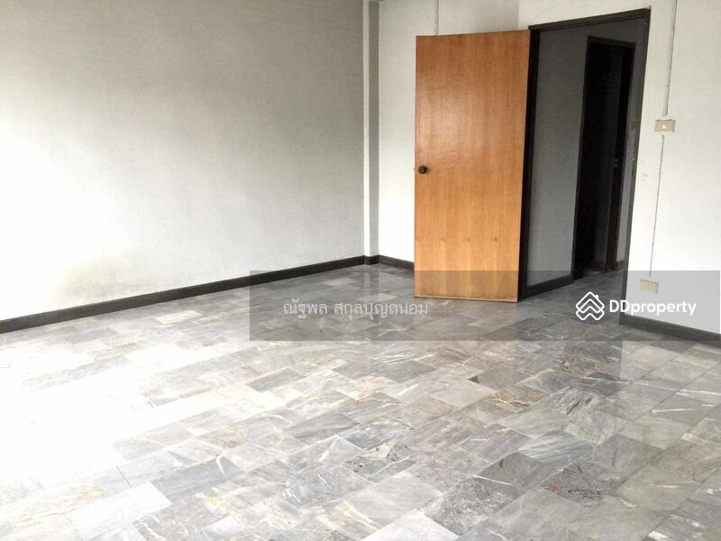ขาย ทาวน์เฮ้าส์ หมู่บ้าน ศรีไทยวิลล่า พระราม 3 3.5 ชั้น เนื้อที่ 25 ตร.วา 4 นอน/ 4 น้ำ หลังมุม, กรุงเทพ, บางโคล่, บางคอแหลม, กรุงเทพ, 280 ตร.ม., ทาวน์เฮ้าส์ ขาย, โดย ณัฐพล สกุลบุญถนอม, 10951190 - DDproperty.com