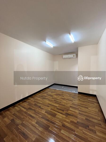 For Rent - Warehouse with office Ratchadaphisek, Bangkok