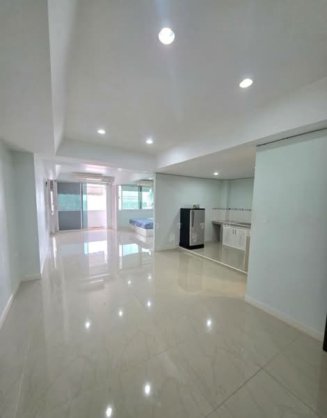 Terddamri Building, Bangkok, เทอดดำริ, Tanon Nakorn Chaisri, Dusit, Bangkok, 1 Bedroom, 63 sqm, Condo For Rent, by Ulaiwan Boonsiri, 10962261 - DDproperty.com