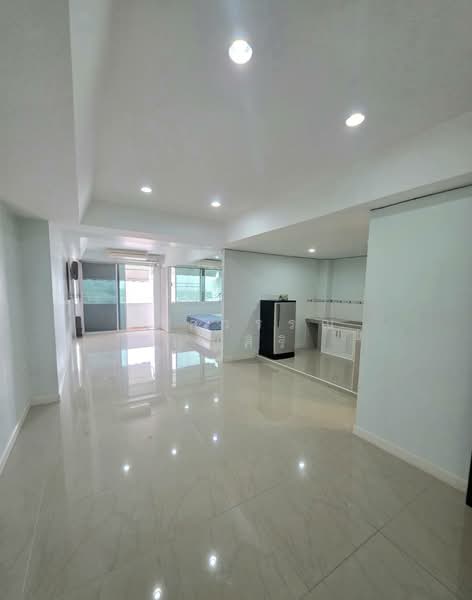 Terddamri Building, Bangkok, เทอดดำริ, Tanon Nakorn Chaisri, Dusit, Bangkok, 1 Bedroom, 63 sqm, Condo For Rent, by Ulaiwan Boonsiri, 10962261 - DDproperty.com