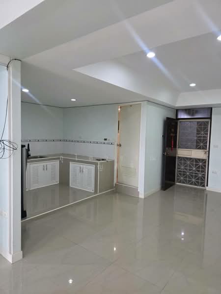 Terddamri Building, Bangkok, เทอดดำริ, Tanon Nakorn Chaisri, Dusit, Bangkok, 1 Bedroom, 63 sqm, Condo For Rent, by Ulaiwan Boonsiri, 10962261 - DDproperty.com