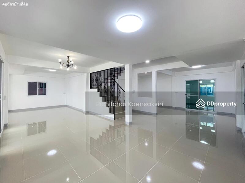 Large 2-storey detached house, Thai Thani Soi 10, Nava Nakorn, Pathum Thani, Pathum Thani, Khlong Nung, Khlong Luang, Pathum Thani, 5 Bedrooms, 238 sqm, Single Detached House For Sale, by Pichitchai Kaensaksiri, 10968157 - DDproperty.com
