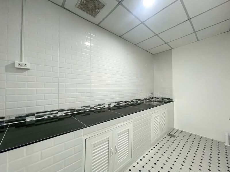 Porn Thaweewat 1 Village, Khlong Nueng Subdistrict, Khlong Luang District, Pathum Thani, Pathum Thani, Khlong Nung, Khlong Luang, Pathum Thani, 2 Bedrooms, 68 sqm, Townhouse For Sale, by Pichitchai Kaensaksiri, 10971464 - DDproperty.com