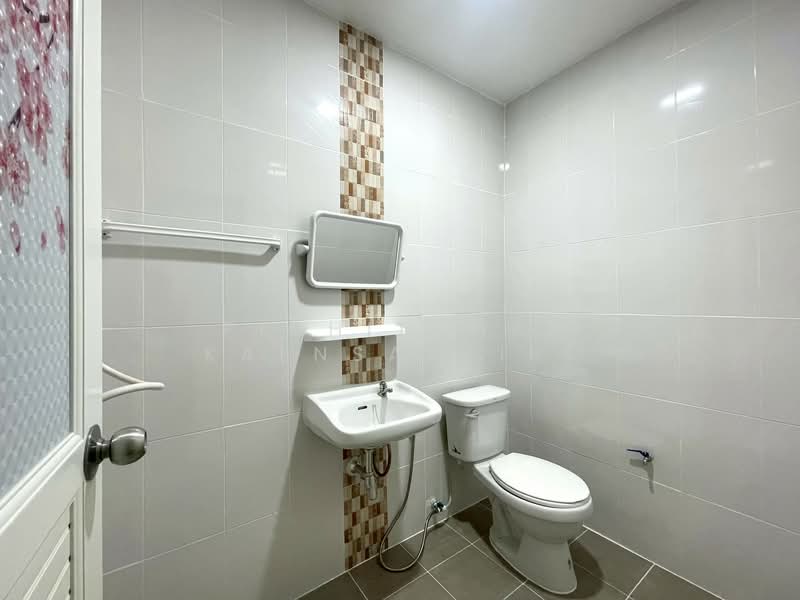 Porn Thaweewat 1 Village, Khlong Nueng Subdistrict, Khlong Luang District, Pathum Thani, Pathum Thani, Khlong Nung, Khlong Luang, Pathum Thani, 2 Bedrooms, 68 sqm, Townhouse For Sale, by Pichitchai Kaensaksiri, 10971464 - DDproperty.com