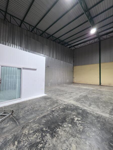 For Rent - โกดังหัวทะเล 300ตรม. ติดถนน4เลน พร้อมอ๊อฟฟิต 2ห้อง 2ห้องน้ำ ปล่อยเช่า ในราคาเบาๆๆ 30,000/ด, Nakhon Ratchasima