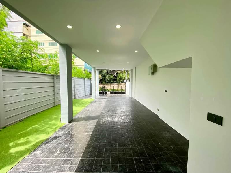 SPACE Home Office สุขุมวิท 101/1, Bangkok, Bang Chak, Phra Khanong, Bangkok, , 237 sqm, Shophouse For Rent, by Nattayaporn Peumkul (Benz), 10977356 - DDproperty.com