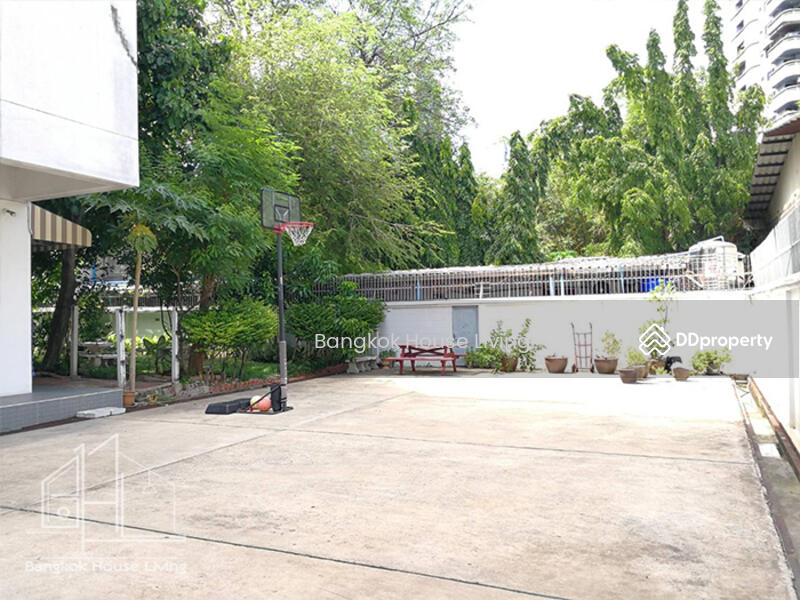 Kanta Mansion, Bangkok, 73 Soi Sukhumvit 26, Khong Tan, Khlong Toei, Bangkok, 3 Bedrooms, 265 sqm, Apartment For Rent, by Bangkok House Living, 10979036 - DDproperty.com