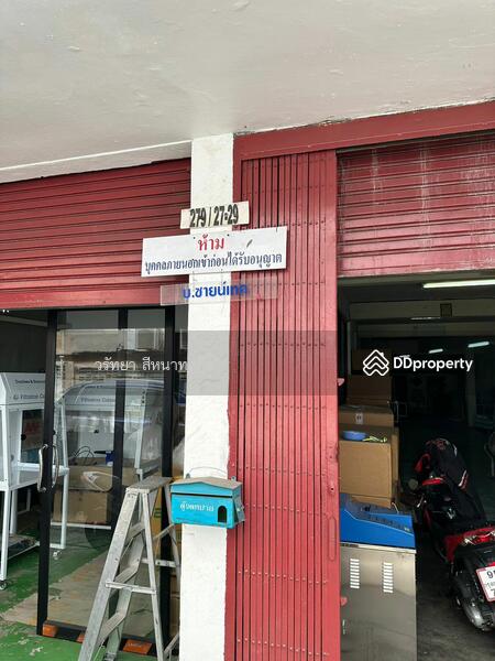 For Sale - 3-storey commercial building with 3 booths size of 77 square meters, cheapness, Bangkok