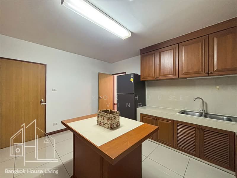 Aramvej Apartment : อร่ามเวศน์ อพาร์ทเม้นท์, กรุงเทพ, 181 ซอย สุขุมวิท 49/11, คลองตันเหนือ, วัฒนา, กรุงเทพ, 300 ตร.ม., คอนโด ให้เช่า, โดย Bangkok House Living, 10988402 - DDproperty.com