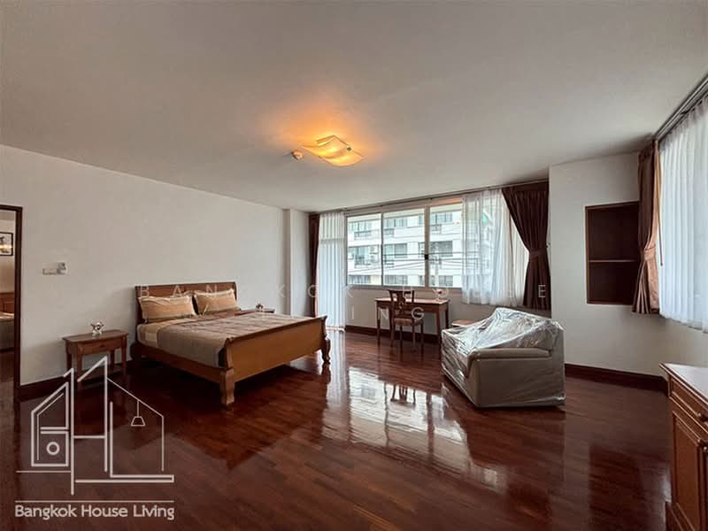Aramvej Apartment, Bangkok, 181 Soi Sukhumvit 49/11, Khlong Tan Nua, Watthana, Bangkok, 3 Bedrooms, 300 sqm, Condo For Rent, by Bangkok House Living, 10988402 - DDproperty.com