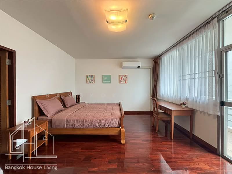 Aramvej Apartment, Bangkok, 181 Soi Sukhumvit 49/11, Khlong Tan Nua, Watthana, Bangkok, 3 Bedrooms, 300 sqm, Condo For Rent, by Bangkok House Living, 10988402 - DDproperty.com