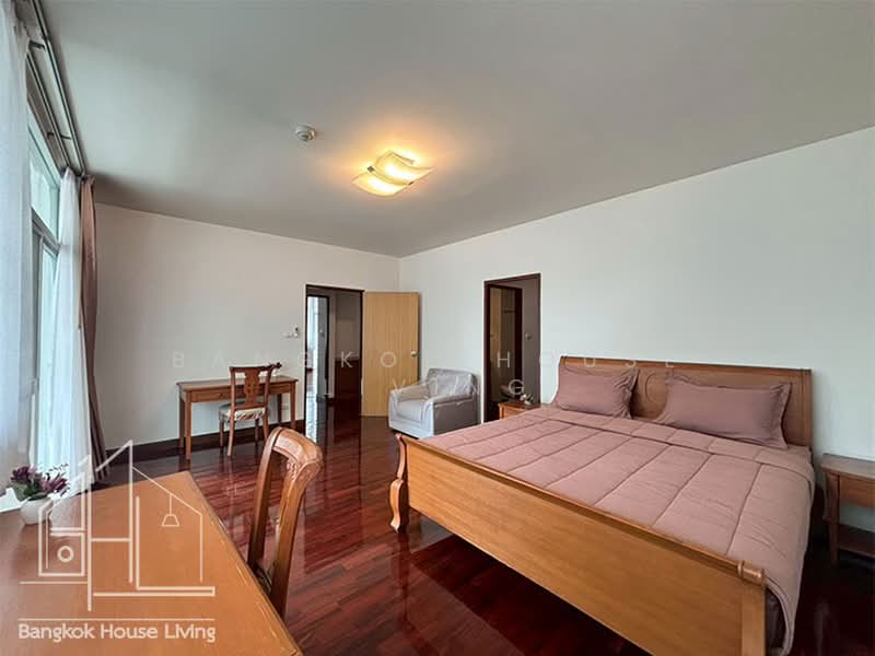 Aramvej Apartment, Bangkok, 181 Soi Sukhumvit 49/11, Khlong Tan Nua, Watthana, Bangkok, 3 Bedrooms, 300 sqm, Condo For Rent, by Bangkok House Living, 10988402 - DDproperty.com