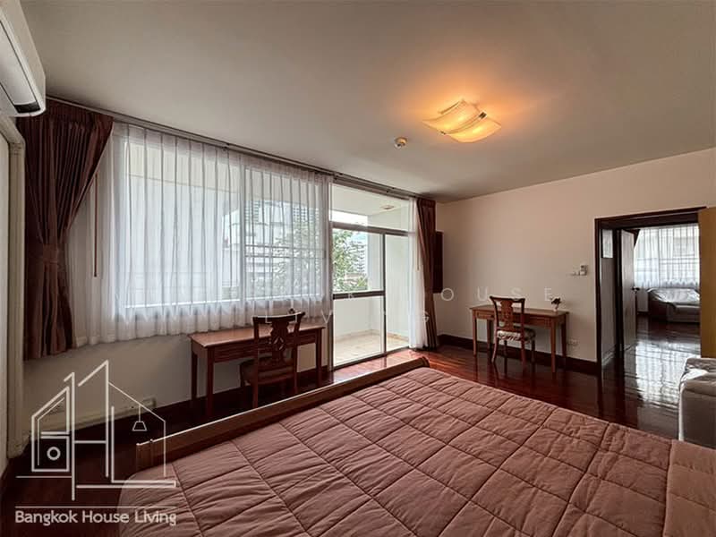 Aramvej Apartment, Bangkok, 181 Soi Sukhumvit 49/11, Khlong Tan Nua, Watthana, Bangkok, 3 Bedrooms, 300 sqm, Condo For Rent, by Bangkok House Living, 10988402 - DDproperty.com