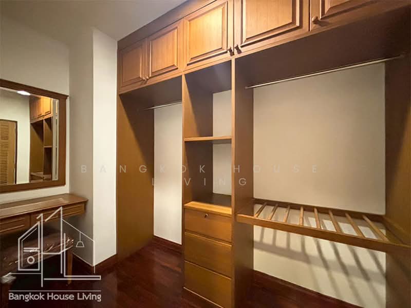 Aramvej Apartment, Bangkok, 181 Soi Sukhumvit 49/11, Khlong Tan Nua, Watthana, Bangkok, 3 Bedrooms, 300 sqm, Condo For Rent, by Bangkok House Living, 10988402 - DDproperty.com
