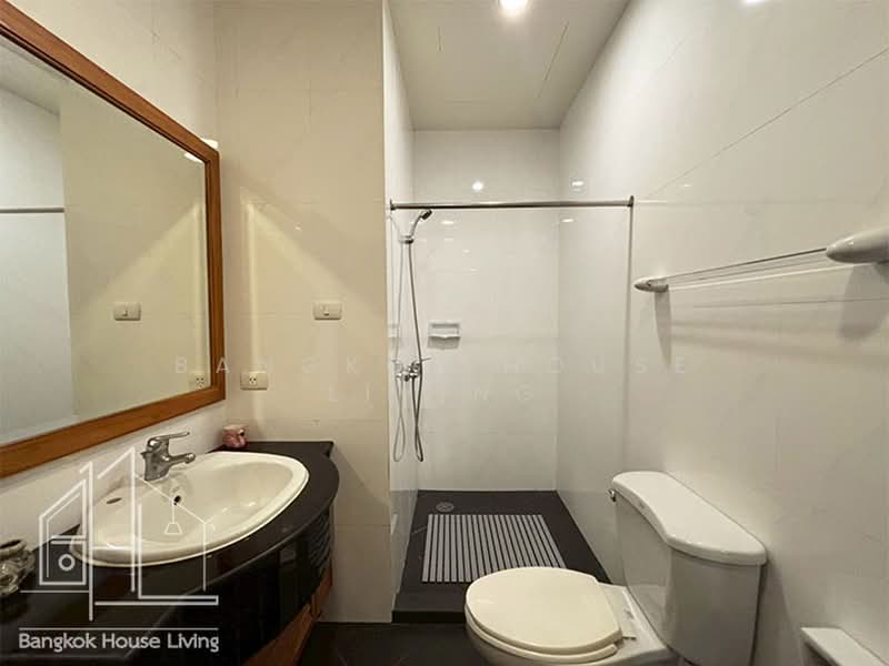 Aramvej Apartment, Bangkok, 181 Soi Sukhumvit 49/11, Khlong Tan Nua, Watthana, Bangkok, 3 Bedrooms, 300 sqm, Condo For Rent, by Bangkok House Living, 10988402 - DDproperty.com