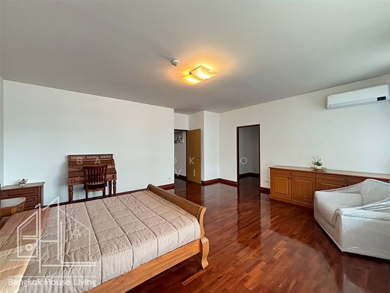 Aramvej Apartment, Bangkok, 181 Soi Sukhumvit 49/11, Khlong Tan Nua, Watthana, Bangkok, 3 Bedrooms, 300 sqm, Condo For Rent, by Bangkok House Living, 10988402 - DDproperty.com