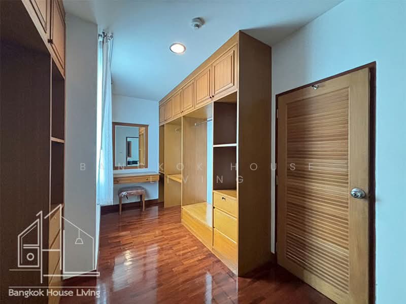Aramvej Apartment, Bangkok, 181 Soi Sukhumvit 49/11, Khlong Tan Nua, Watthana, Bangkok, 3 Bedrooms, 300 sqm, Condo For Rent, by Bangkok House Living, 10988402 - DDproperty.com