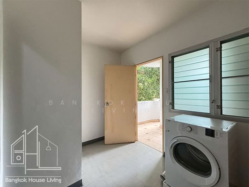 Aramvej Apartment, Bangkok, 181 Soi Sukhumvit 49/11, Khlong Tan Nua, Watthana, Bangkok, 3 Bedrooms, 300 sqm, Condo For Rent, by Bangkok House Living, 10988402 - DDproperty.com