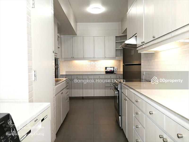 Kanta Mansion, Bangkok, 73 Soi Sukhumvit 26, Khong Tan, Khlong Toei, Bangkok, 3 Bedrooms, 265 sqm, Condo For Rent, by Bangkok House Living, 10989013 - DDproperty.com