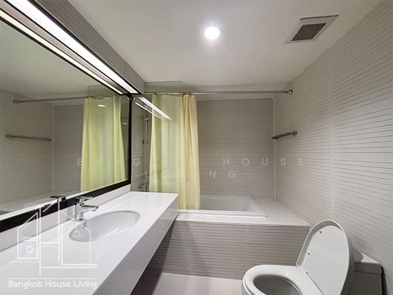 Baan Suanpetch, Bangkok, 18 Soi Sukhumvit 39, Khlong Tan Nua, Watthana, Bangkok, 2 Bedrooms, 135 sqm, Condo For Rent, by Bangkok House Living, 10989270 - DDproperty.com