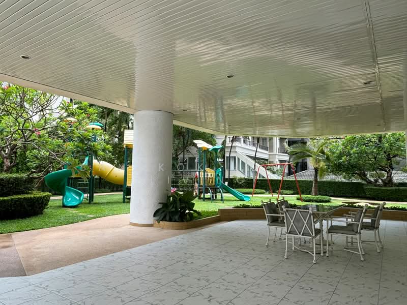 Baan Suanpetch, Bangkok, 18 Soi Sukhumvit 39, Khlong Tan Nua, Watthana, Bangkok, 2 Bedrooms, 135 sqm, Condo For Rent, by Bangkok House Living, 10989270 - DDproperty.com