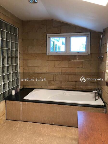 Semi-detached house Rama 9 Soi Soonvijai, Bangkok, Bang Kapi, Huai Khwang, Bangkok, 4 Bedrooms, 430 sqm, Single Detached House For Rent, by ปรินทร์ญาดา ชิณโชติ, 10989415 - DDproperty.com