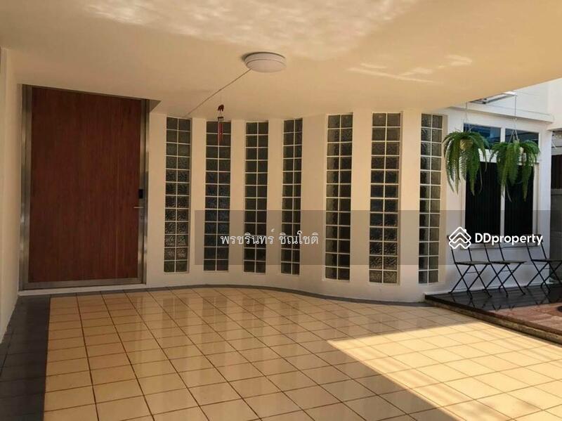 Semi-detached house Rama 9 Soi Soonvijai, Bangkok, Bang Kapi, Huai Khwang, Bangkok, 4 Bedrooms, 430 sqm, Single Detached House For Rent, by ปรินทร์ญาดา ชิณโชติ, 10989415 - DDproperty.com