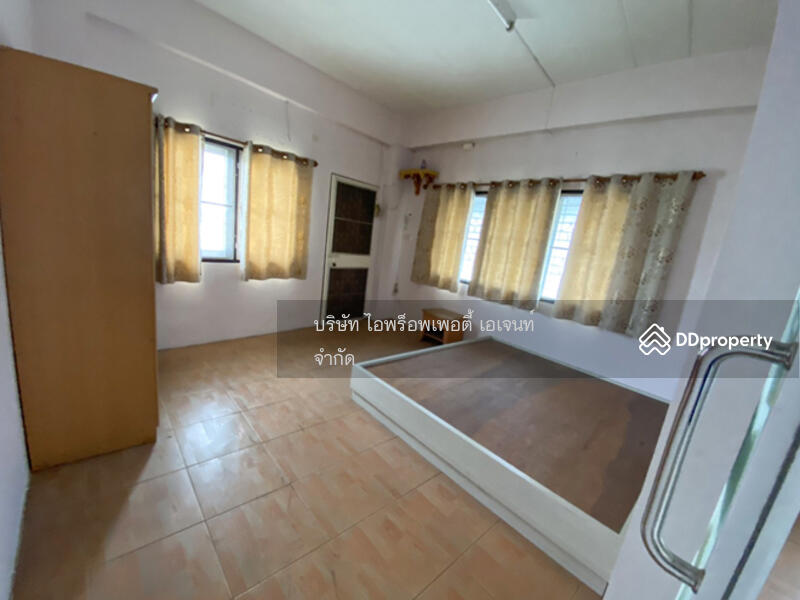 For Sale - Commercial building, Phraya Satcha Road, Khiri Intersection, Chon Buri