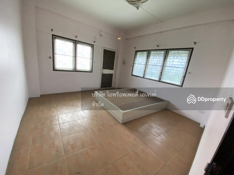 For Sale - Commercial building, Phraya Satcha Road, Khiri Intersection, Chon Buri