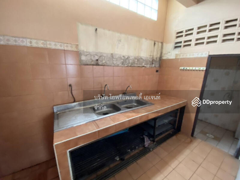 For Sale - Commercial building, Soi Kraikriangyuk, Vachiraprakan, Makhamyong, Chon Buri