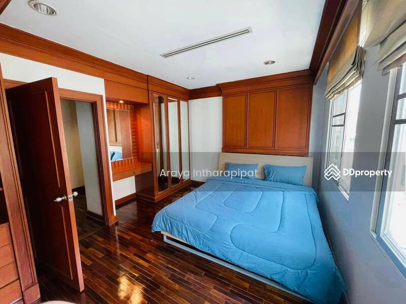 Baan Klang Krung Thonglor, Bangkok, 55 Soi Sukhumvit 55, Khlong Tan Nua, Watthana, Bangkok, 4 Bedrooms, 400 sqm, Townhouse For Rent, by Araya Intharapipat, 10994225 - DDproperty.com