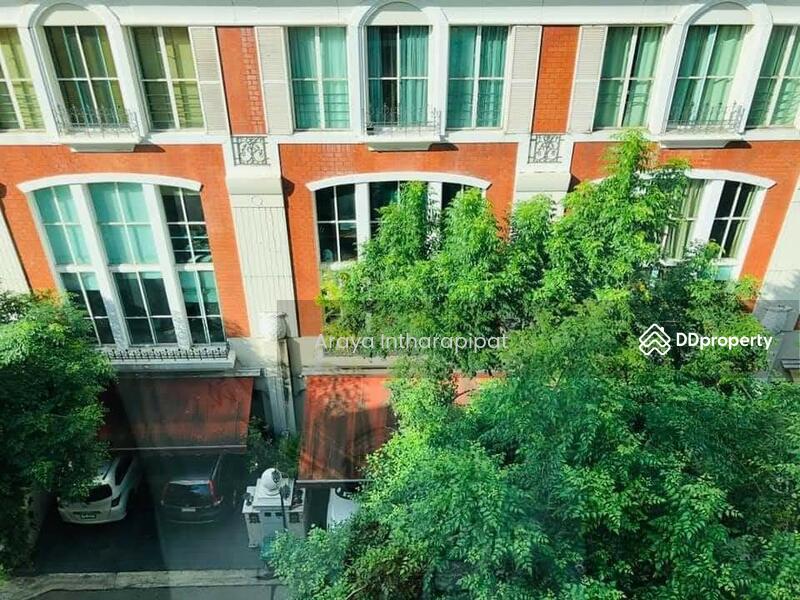 Baan Klang Krung Thonglor, Bangkok, 55 Soi Sukhumvit 55, Khlong Tan Nua, Watthana, Bangkok, 4 Bedrooms, 400 sqm, Townhouse For Rent, by Araya Intharapipat, 10994225 - DDproperty.com