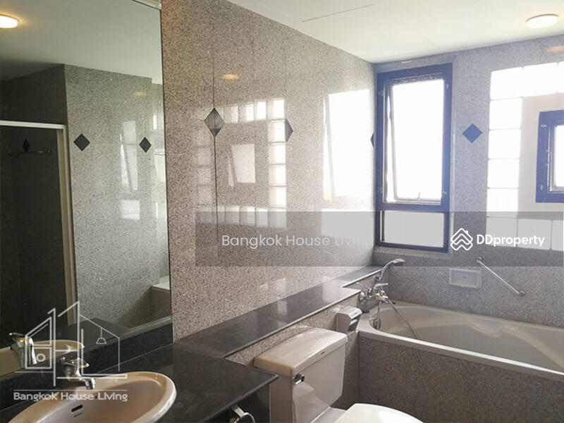 Baan Thai Living Ekkamai, Bangkok, 40 Soi Pridi Banomyong 31, Khlong Tan Nua, Watthana, Bangkok, 2 Bedrooms, 158 sqm, Apartment For Rent, by Bangkok House Living, 10998138 - DDproperty.com