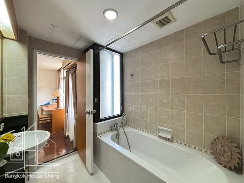 Neo Aree, Bangkok, 59 Soi Sukhumvit 26, Khong Tan, Khlong Toei, Bangkok, 3 Bedrooms, 250 sqm, Condo For Rent, by Bangkok House Living, 10998155 - DDproperty.com