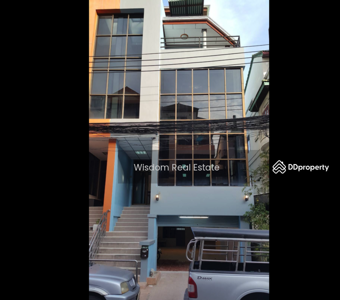 ขาย - อาคารพาณิชย์ 5 ชั้น ซอยนวลจันทร์​ 31 ถนนเลียบทางด่วนเอกมัย-รามอินทรา, กรุงเทพ