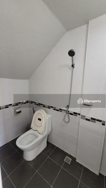 รีโนเวท พร้อมทาสีใหม่แล้ว ทั้งตึก!! ขายอาคารพาณิชย์ สายสี่สแควร์ สามพราน นครปฐม เหมาะอยู่อาศัย, Nakhon Pathom, สายสี่สแควร์, Krathum Lom, Sam Phran, Nakhon Pathom, , 250 sqm, Shophouse For Sale, by คุณจี, 10998980 - DDproperty.com